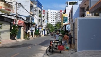 Bán nhà 4 x 13,5m cấp 4. Hẻm xe hơi sát bên Aeon Mail Tân Phú.