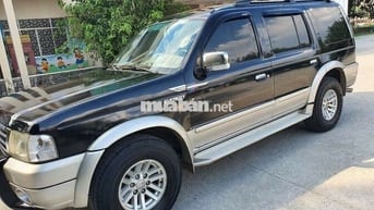 Bán xe Ford đời 2005 xe đẹp gia đình