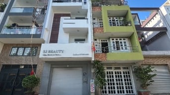 MT đường12m  DT:5X24 / 3TẦNG Giá :15tỷ