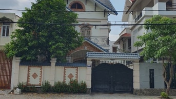 biệt thự 90 đường 49 / dt: 10x20 nhà 2 lầu