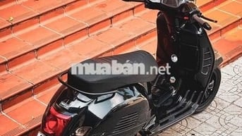 Vespa GTS 300 HPE style bé gấu, nhiều đồ chơi