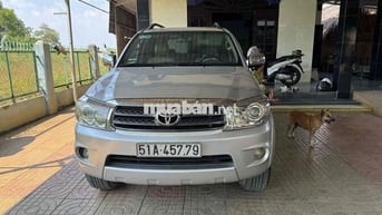 Toyota Fortuner 2009 2.5G - 100000 km