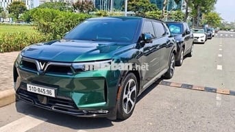 VinFast VF9 2025 Eco - 5000 km