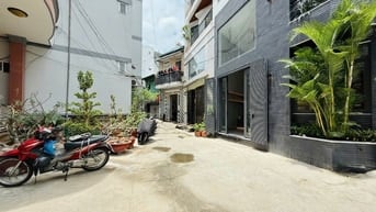 CHÍNH CHỦ BÁN NHÀ MỚI XÂY GẦN SÂN BAY ĐÚC 3LẦU HẺM TO SÁT MẶT TIỀN
