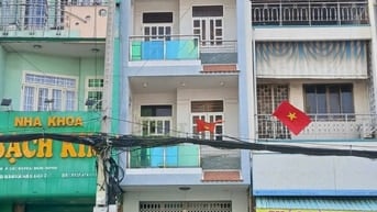 VIEW CỰC CHILL ! NHÀ BÁN ĐỐI DIỆN CÔNG VIÊN Ở ĐƯỜNG 64 Q6. CHỈ 11,2 TỶ