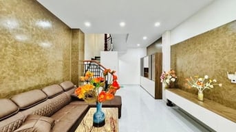 Chốt căn nhà đẹp 50.4m2 ngay Bến Vân Đồn, Quận 4. Giá: 2 Tỷ 650. SHR