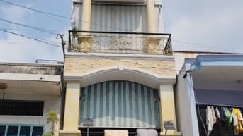 Nhà mới kiên cố MT Tám Danh F4Q8 dt: 3,5m x 14m, 3 lầu, 1St