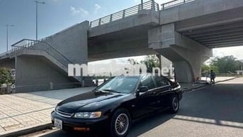 Honda Accord 1995 2.0 MT - 128000 km