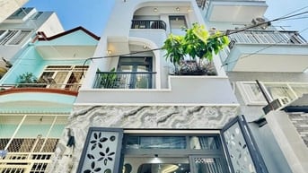 Hẻm xe tải nhà đường Nguyễn Hữu Cảnh, Bình Thạnh . Gần Landmark, SHR.
