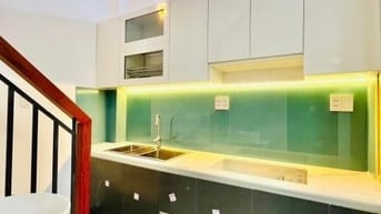 Nhà hẻm thông đường Lê Thị Bạch Cát, Quận 11.Gần sân vận động Phú Thọ