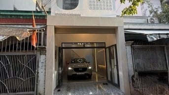 Chính chủ bán nhà Lê Văn Linh P13 Q4.43m2,1trệt 1lầu,có hiên trước nhà