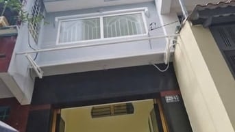 4ty870 vị trí đẹp cách mt 30m 3x12(trệt+lửng+lầu)3pn Shr Hoàn công đủ