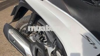 SH 125i đời 2013, máy zin không tiếng động lạ.