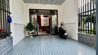 Vỡ nợ bán gấp căn nhà đường Lê Thị Sắc, Củ Chi 100m2 SHR. Giá 650tr
