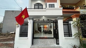 Siêu phẩm nhà 2 tầng 85m2, hẻm xe tải ,Nguyễn Duy Trính - Q9