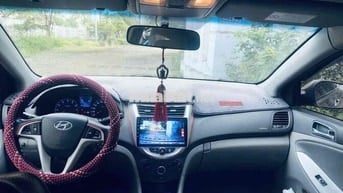 Hyundai Accent 2011, Nhập khẩu- Số sàn