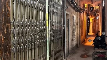 Bán nhà trong ngõ phường Thổ Quan quận Đống Đa. Ngõ đẹp nông gần phố