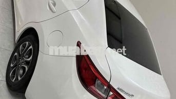 Mazda 2 2017  1.5 AT Sedan - 880000 km
