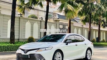 Toyota Camry 2020 2.5Q giá siêu rẻ - 69000 km