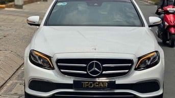 E200 SPORT - 76000 km - ĐEN WRAP TRẮNG