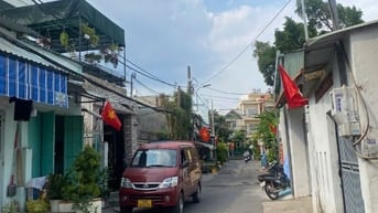 Bán nhà mặt tiền Đông Hưng Thuận thông bờ kênh Tham Lương, Giáp Govap