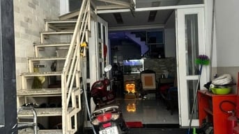 Cho thuê nhà làm văn phòng + kinh doanh + để ở - Ngay Học Viện HCQG 