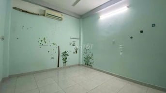 Cho thuê phòng lầu 2 có chổ để xe, giờ giấc tự do.