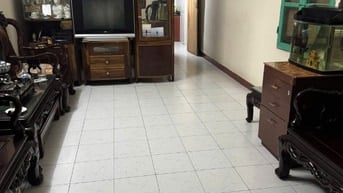 Bán căn hộ tập thể căn góc DT90m tầng 2 thông 3 lên đc 4 phố Cầu Giấy