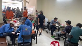 Cho thuê mặt bằng tiện bán cơm bán đồ ăn vặt cfe 