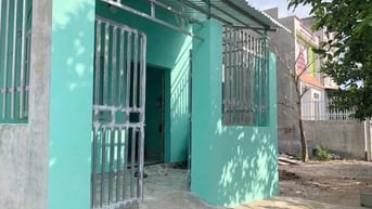 Chính chủ,bán gấp nhà cấp 4 SHR đường thông , gần chợ