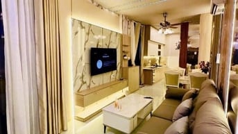 Nhà mới dọn vào ở ngay đường Hoà Hưng. Gần trường Lê Thị Riêng