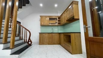  Bán nhà 5 tầng 32m² Cổ Nhuế Nhà Đẹp Dân Xây Sẵn ở Giá Rẻ Nhì Cổ Nhuế