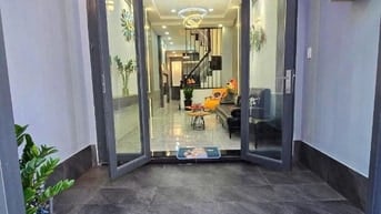Chủ tặng lộc 2 chỉ vàng| nhà đường Bến Vân Đồn P2 Q4 gần cầu Ông Lảnh
