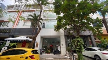 Bán gấp nhà phố kinh doanh 111m, trệt, lửng, 3 lầu, thang máy, giá 29ỷ