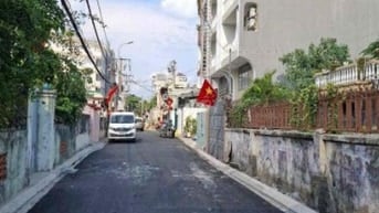 Bán nhà nát DT 8,50x22m, TDT 184m2, đường xe tải thông, Bình Lợi, BT 