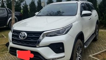 Cho thuê xe foturner 7 chỗ có lái 
