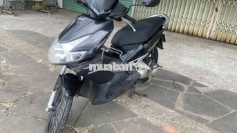 À black máy em còn mới