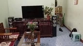 Bán nhà 2 tầng ngõ 318/100/8 nhà số 9 đường La Thành, 37,3m2