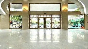 Cho thuê toà nhà 370m2 x 10 tầng 1 hầm, mt 40m Mặt phố Trần Thái Tông