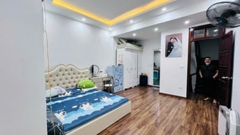 Chính chủ bán nhà Đường Láng, Quận Đống Đa, sổ hồng đầy đủ