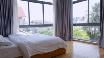 Cho thuê BT thiết kế hiện đại view sông 5PN, hồ bơi, có thang máy, 420