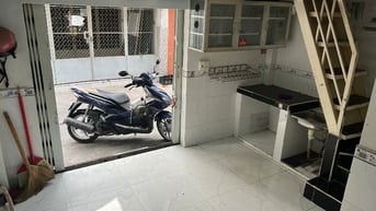 Nhà bán khu mua bán hẻm xe hơi 2 lầu chỉ hơn 1,3 t5m