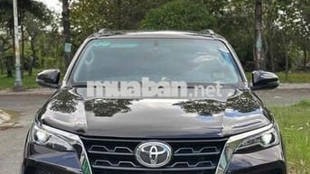 Toyota Fortuner 2.7 máy Xăng 4x2 AT - 24000 km