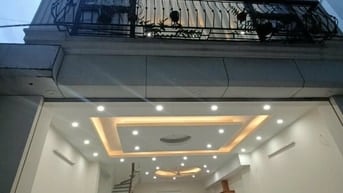 Chính chủ bán nhà 5 tầng ngõ 11 Việt Hưng ngay cạnh Vinhome Riverside