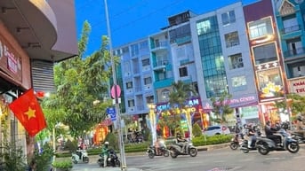 Nhà mặt tiền đường Hoa khu Phan Xích Long
