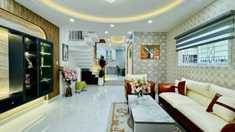 ĐANG CẦN BÁN GẤP NHÀ TÔN ĐẢN, PHƯỜNG 4, QUẬN 4 GẦN KHÚC VĨNH KHÁNH