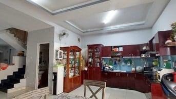 Bán nhà 3 mặt thoáng HXH đường Cao Đạt, Q5. Gần viện Nhiệt Đới