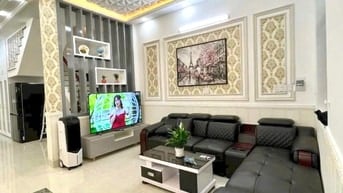 Bán nhà 42m2 Lâm Văn Bền, Q7 cách ĐH Tài chính Marketing 3p - 1tỷ780
