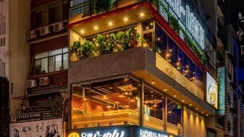 Cho thuê góc 2MT 353 Sư Vạn Hạnh, Quận 10, ngay Vạn Hạnh mall