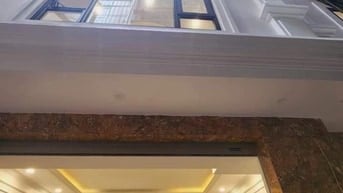 Nhà mới 6 tầng,có thang máy, dt 42m2,ngõ cách mặt đường Kim Giang 20m